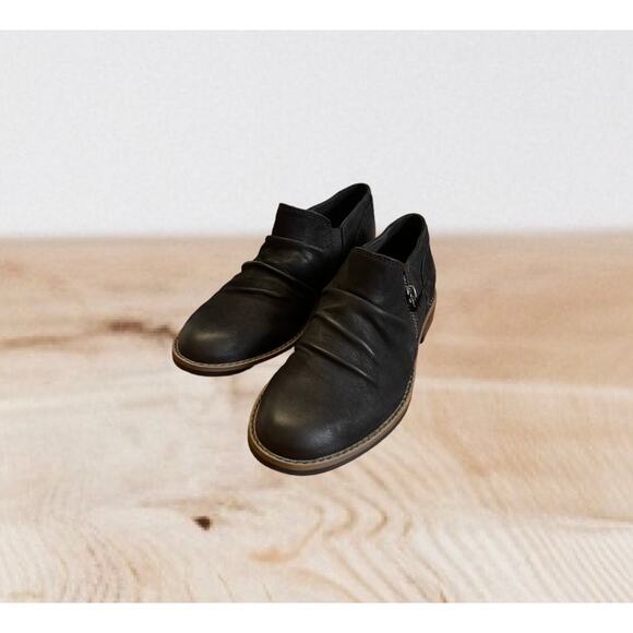 NWOB Clarks Women's Camzin Pace Oxford Size 5.5 - Picture 1 of 10
